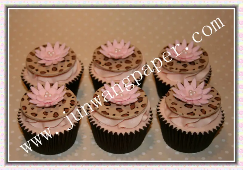 Wholesale 2015 style fashional 100% food grade silicon/parchment paper cake cups in hot sale!