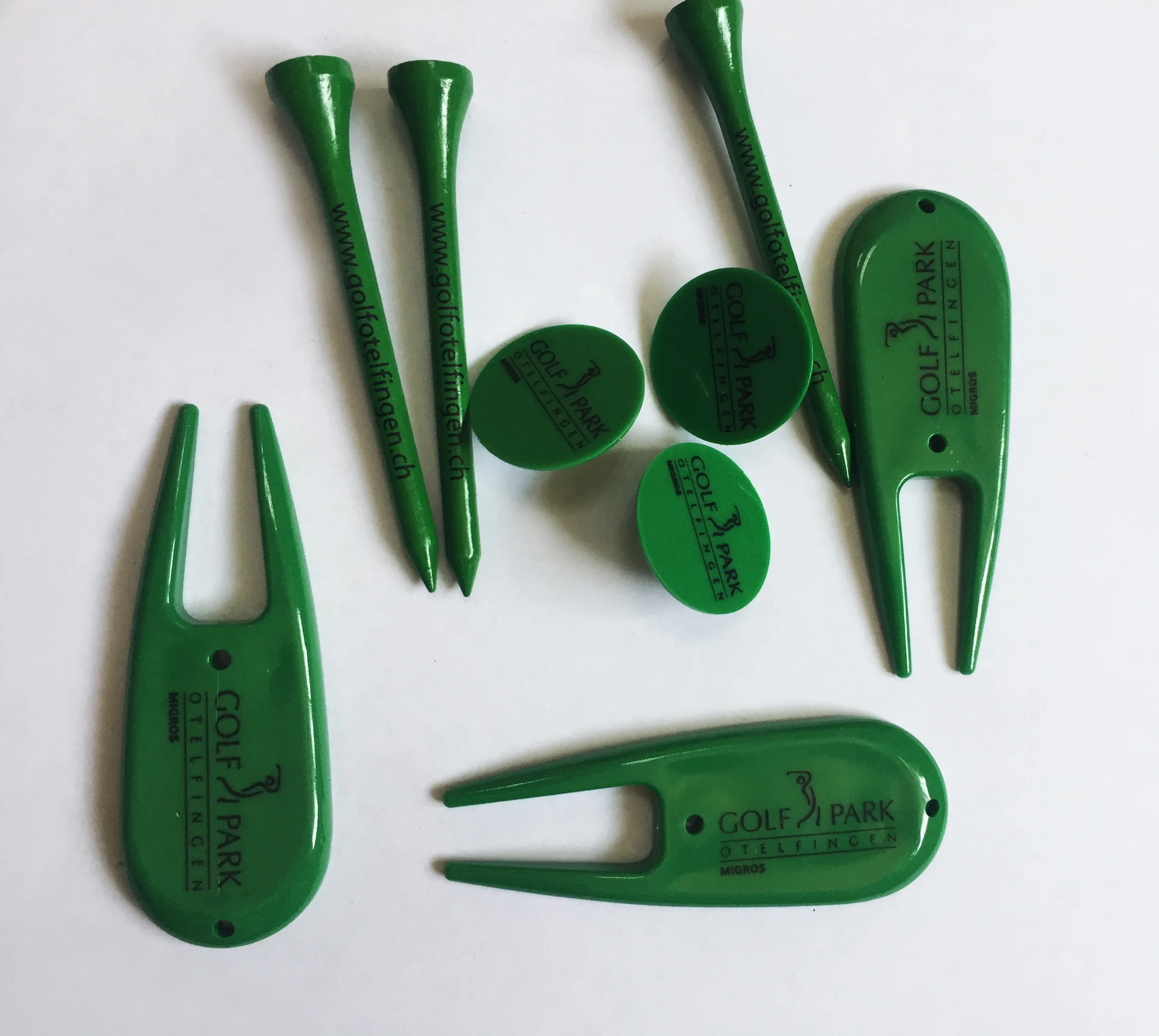 
golf accessory set with unique logo 