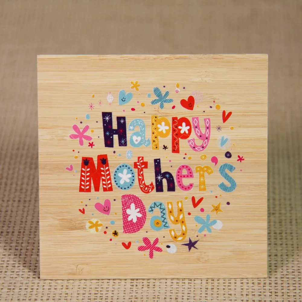 Открытка с деревянной печатью на День Матери