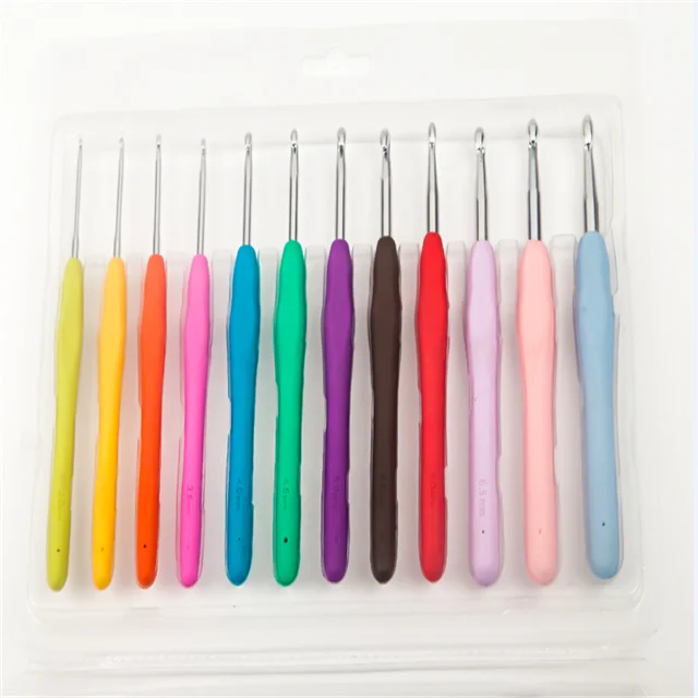 2021 New  style 12pcs TPR handle crochet hooks , extra long aluminium crochet hook set