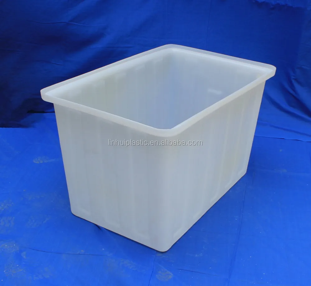 Plastic aquaculture tanks for fish hatchery