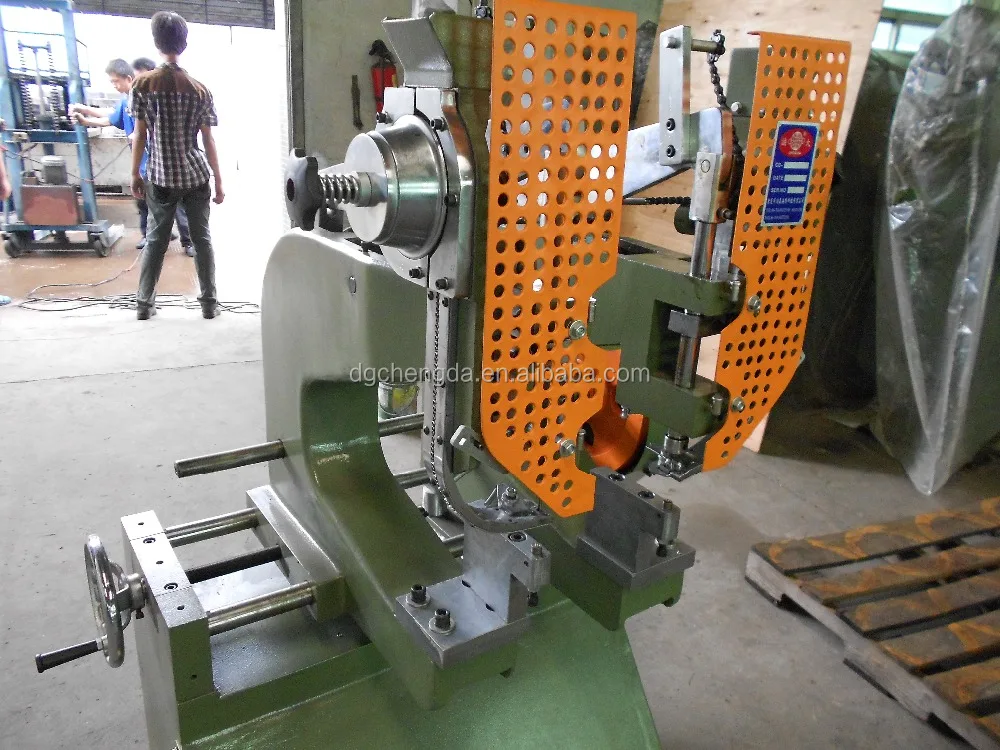 CD automatic double head eyelet buttonhole machine