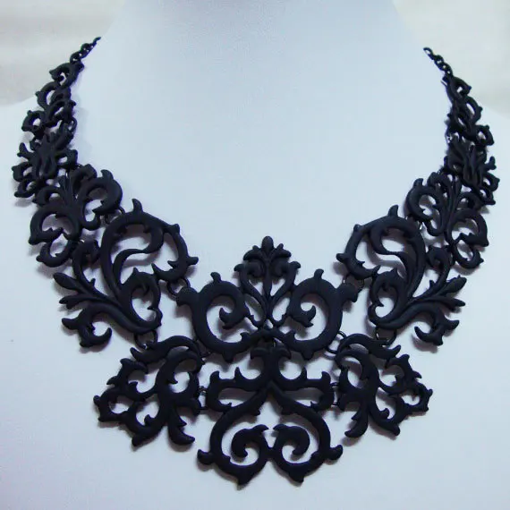 New hot Black elegant fashion court Necklace, Chunky