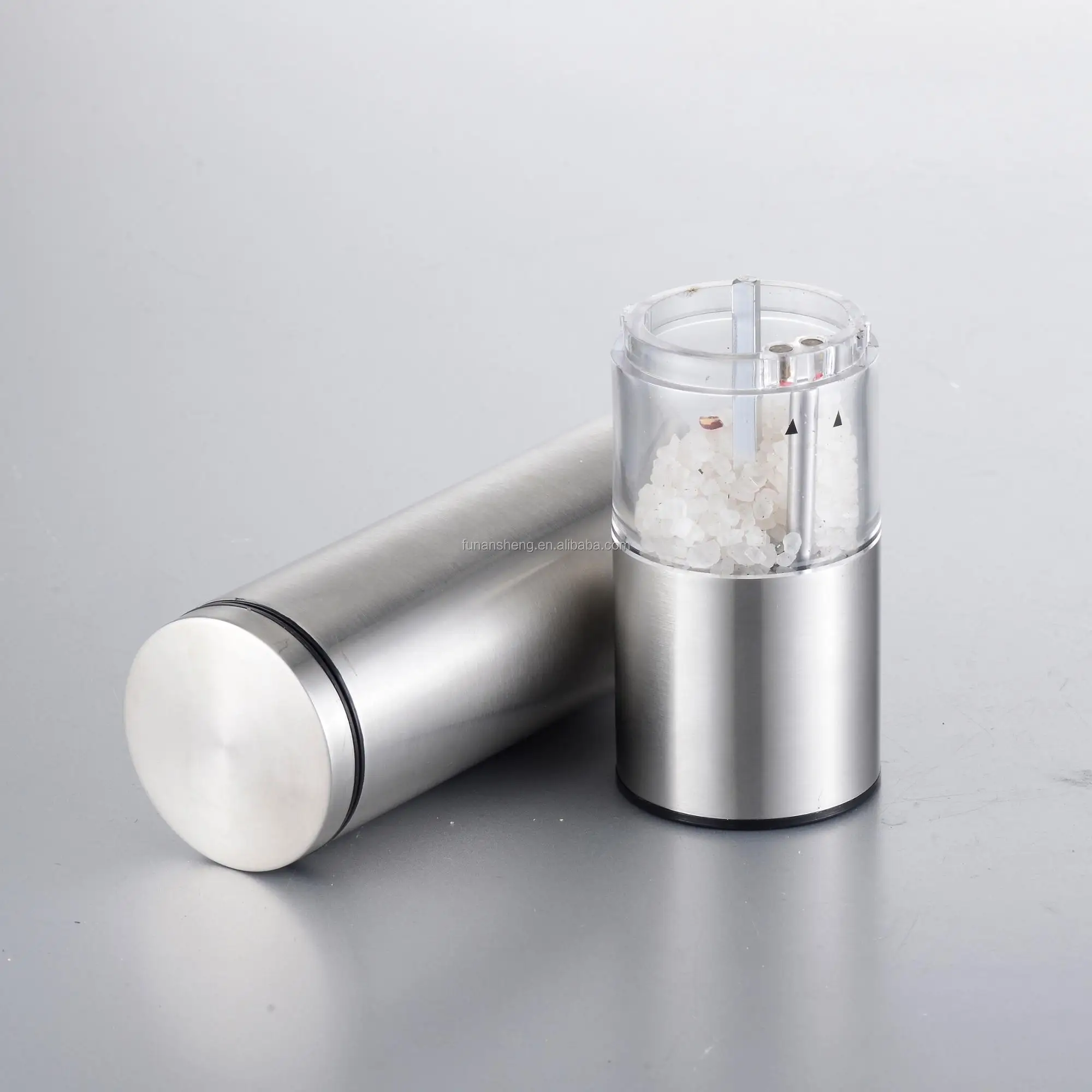 Stainless Steel Electric Salt and Pepper Grinder/Cylinder Salt and Pepper Mill/Light Function