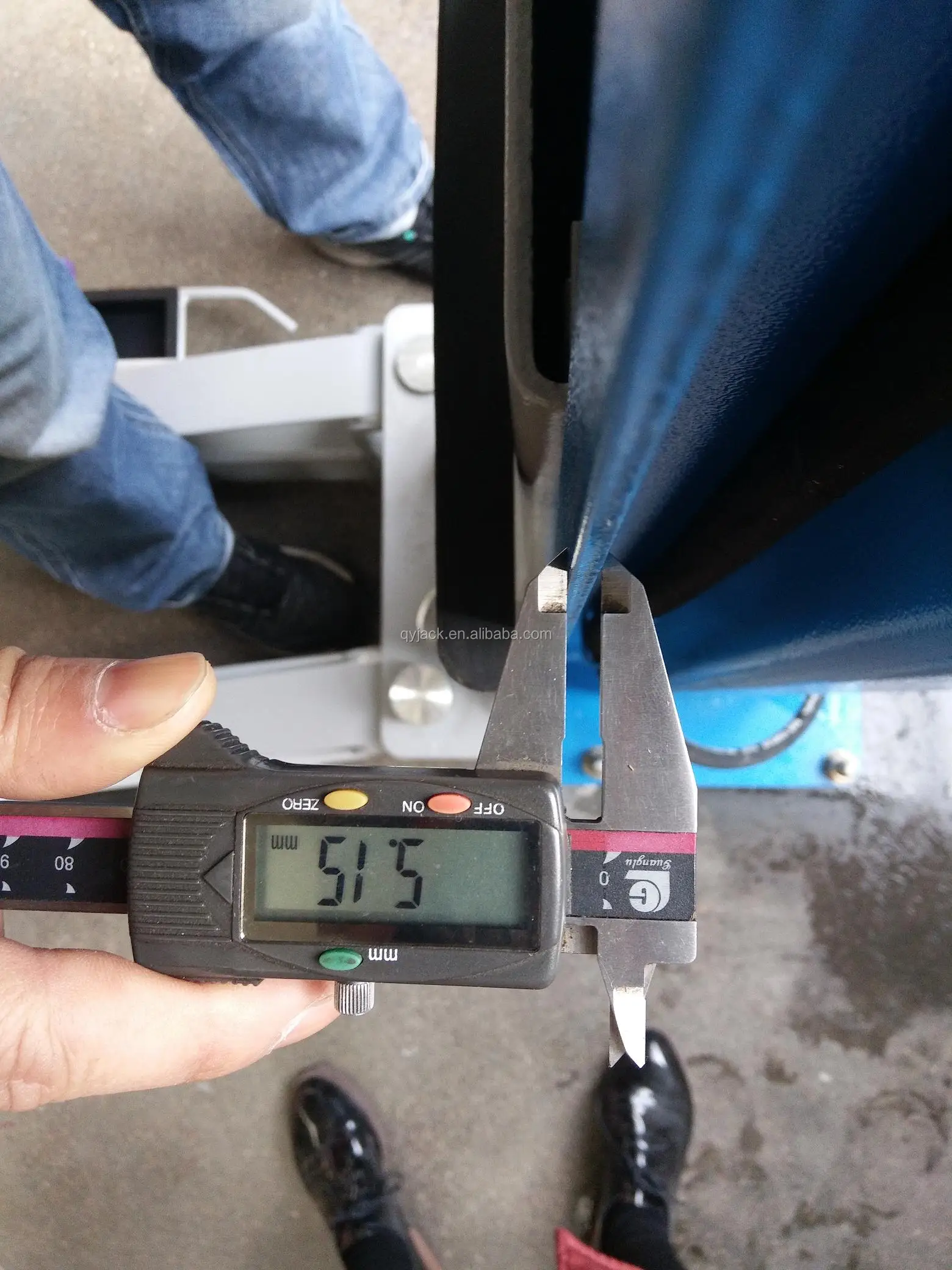 205B CE approved electric release 4.5 tons plate base two post car lift