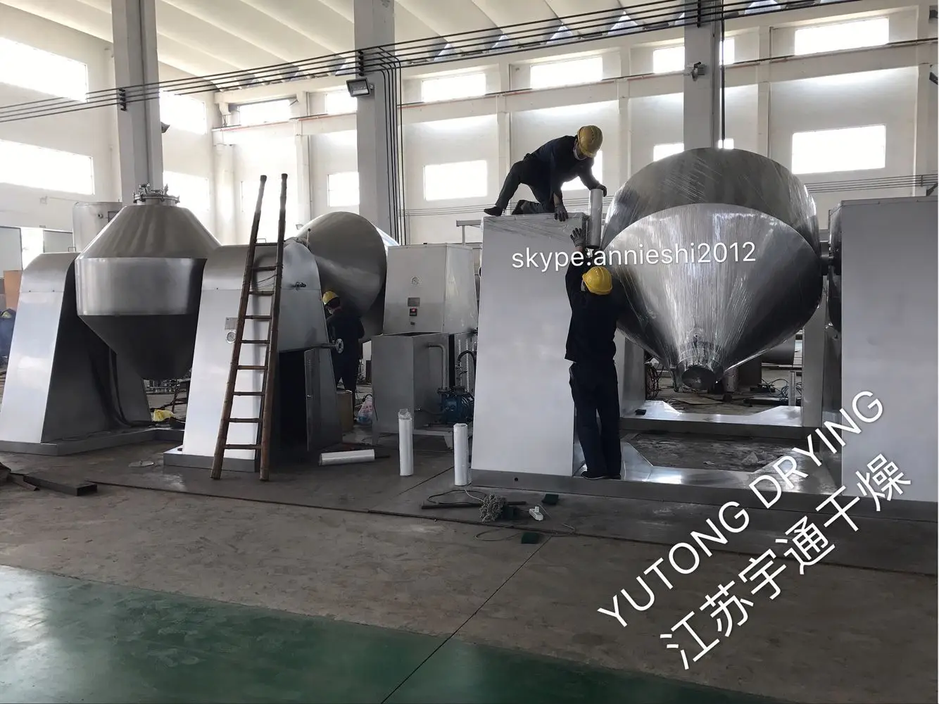 Pharmaceutical Double Conical Rotating Tumbling evolving Vacuum Mixer Dryer