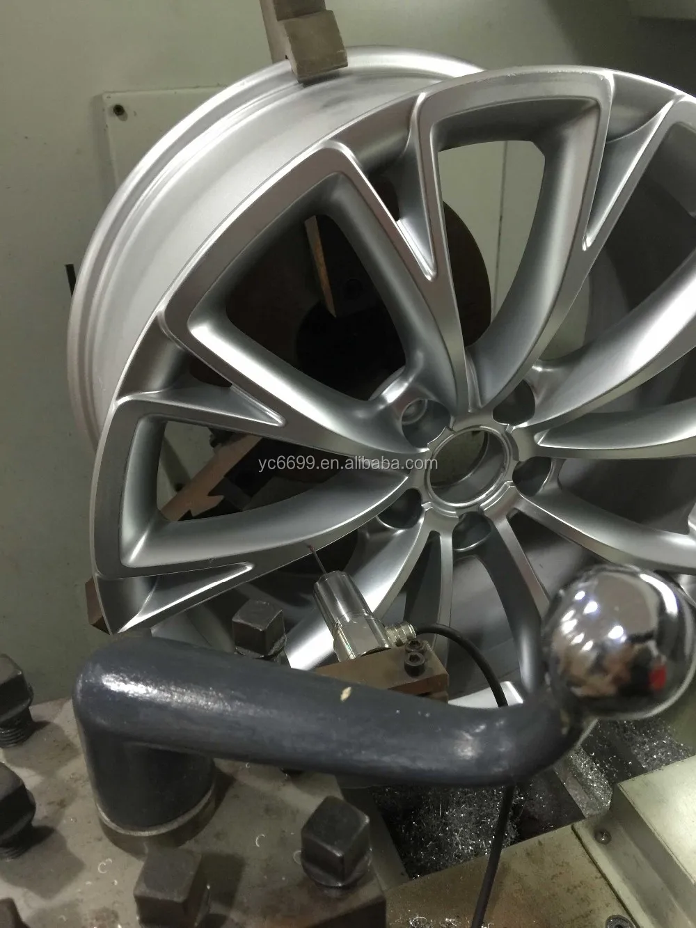 
2020 new Alloy Wheel Rim Repair/New CNC Wheel Lathe Machine Specification AWR26 Only 1 hour training 