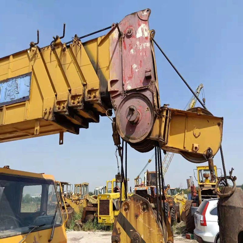 Japan imported Kato NK700E 70 tons lifting capacity Mitsubishi chassis used truck crane