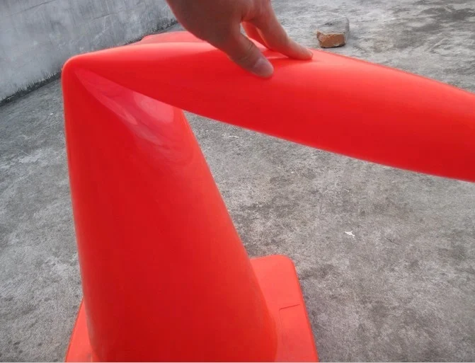 Manufacturer 70 cm 90cm Flexible PVC Safety Traffic Cone Road Cone