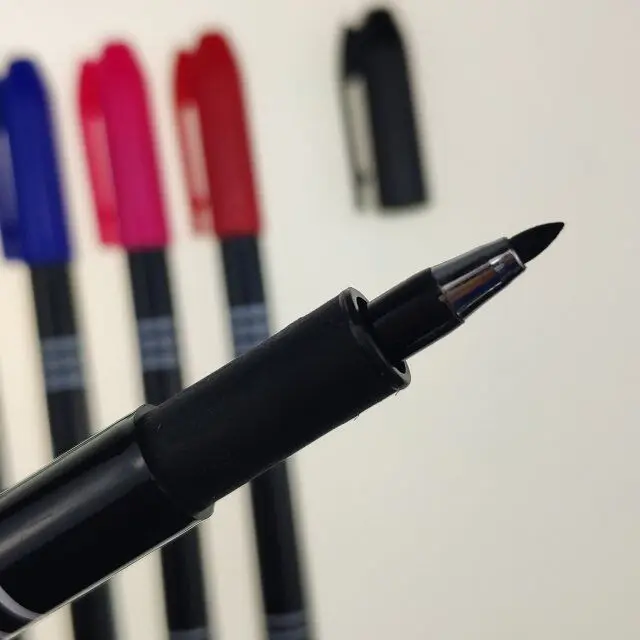 
Customized tip multi color washable fabric marker pen permanent marker textile marker 