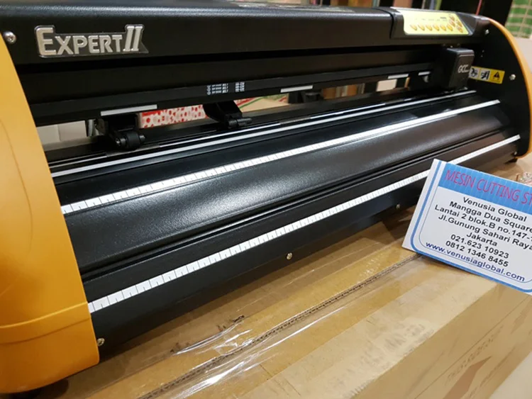 Vinyl Cutter Cutting Plotter with Contour Cut Optical Tracking GCC Expert II EX II-24LX EX II-52LX