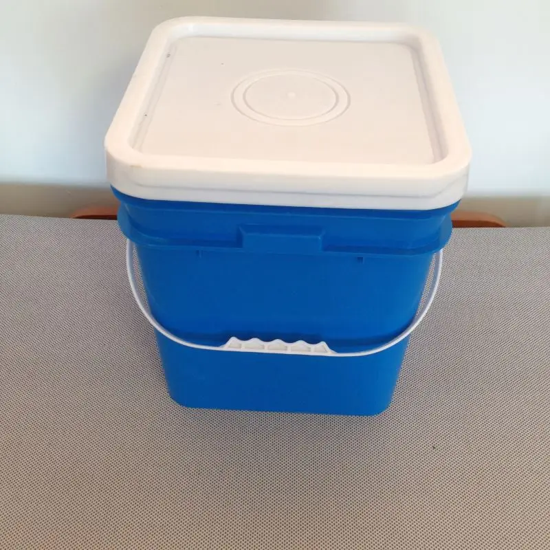 1 gallon/4 liter rectangular plastic pail paint bucket with lid
