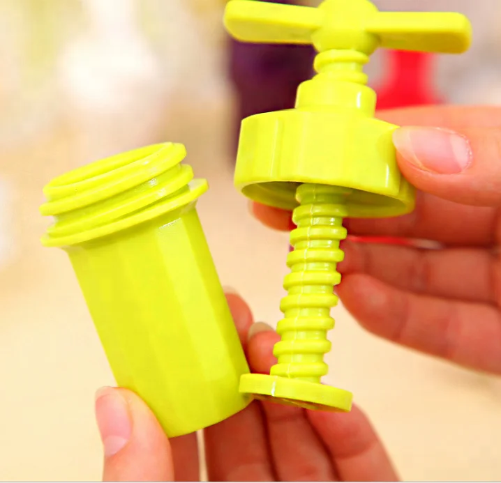 Kitchen manual garlic grinder gadget / garlic chopper