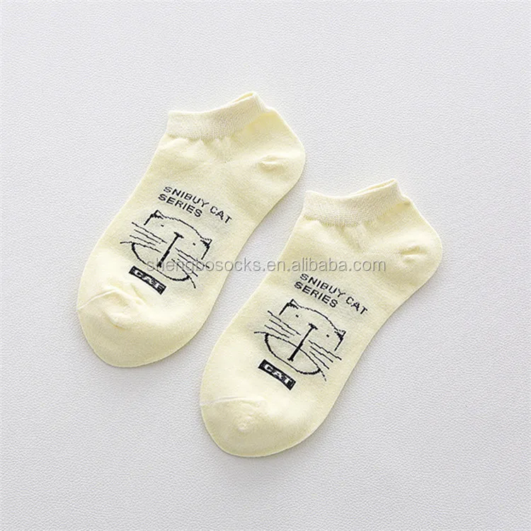 
New arrival Japanese style spring and autumn ladies boat socks, wholesale candy color cartoon cat design cotton ankle socks 