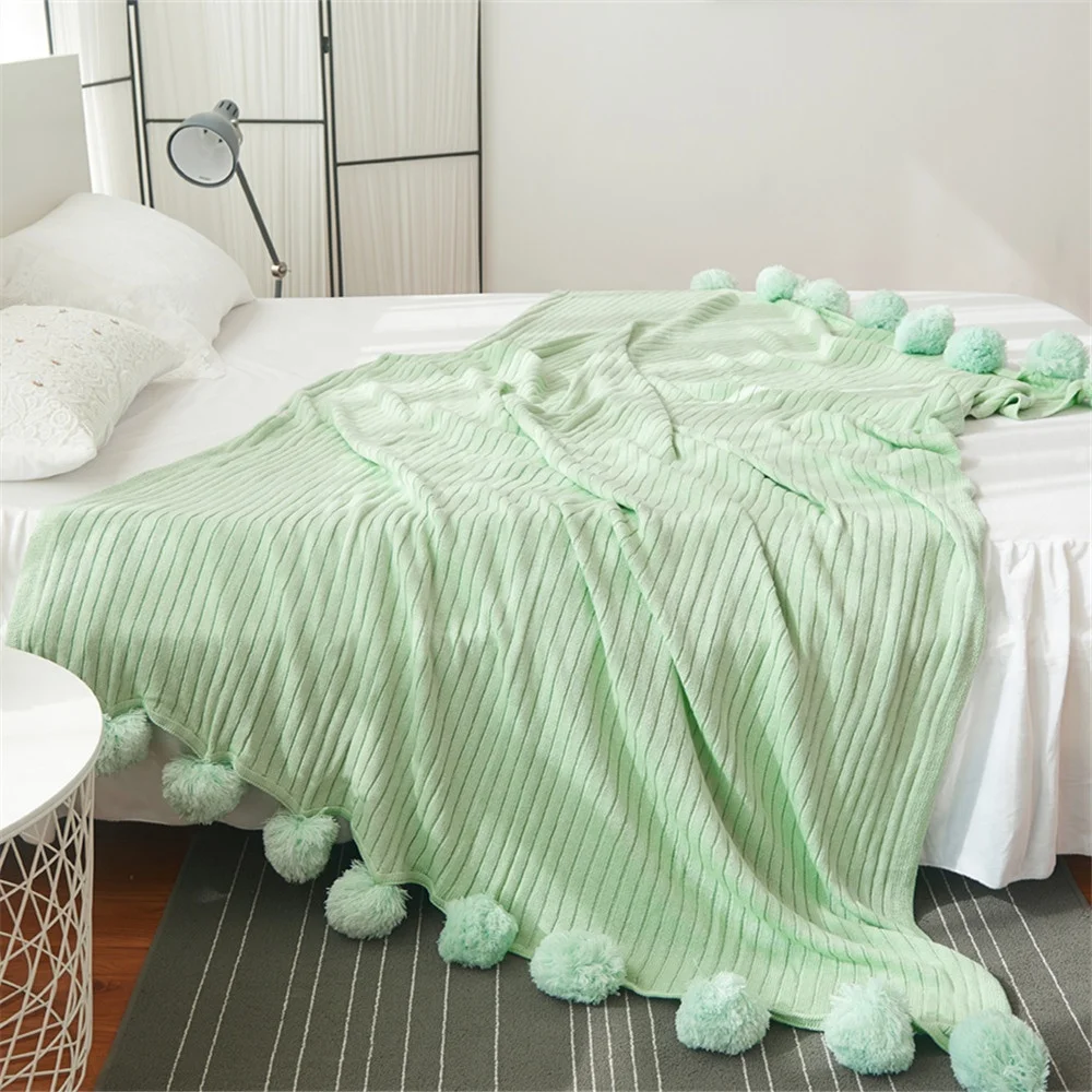 Popular INS design 100% Cotton Knitted Throw Blanket With Pompom