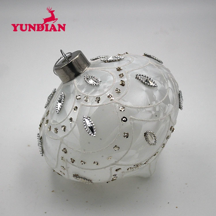 Factory Wholesale Different Shape Elegant White Glass Christmas Ball for Wedding and Holiday Hanging Decoration