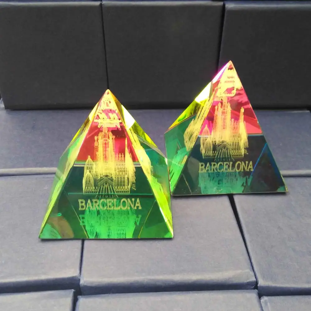 Wholesale 3d Laser Engraving Photo K9 Crystal Pyramid Prism Optical Glass Prisms Paperweight For Office Decoration