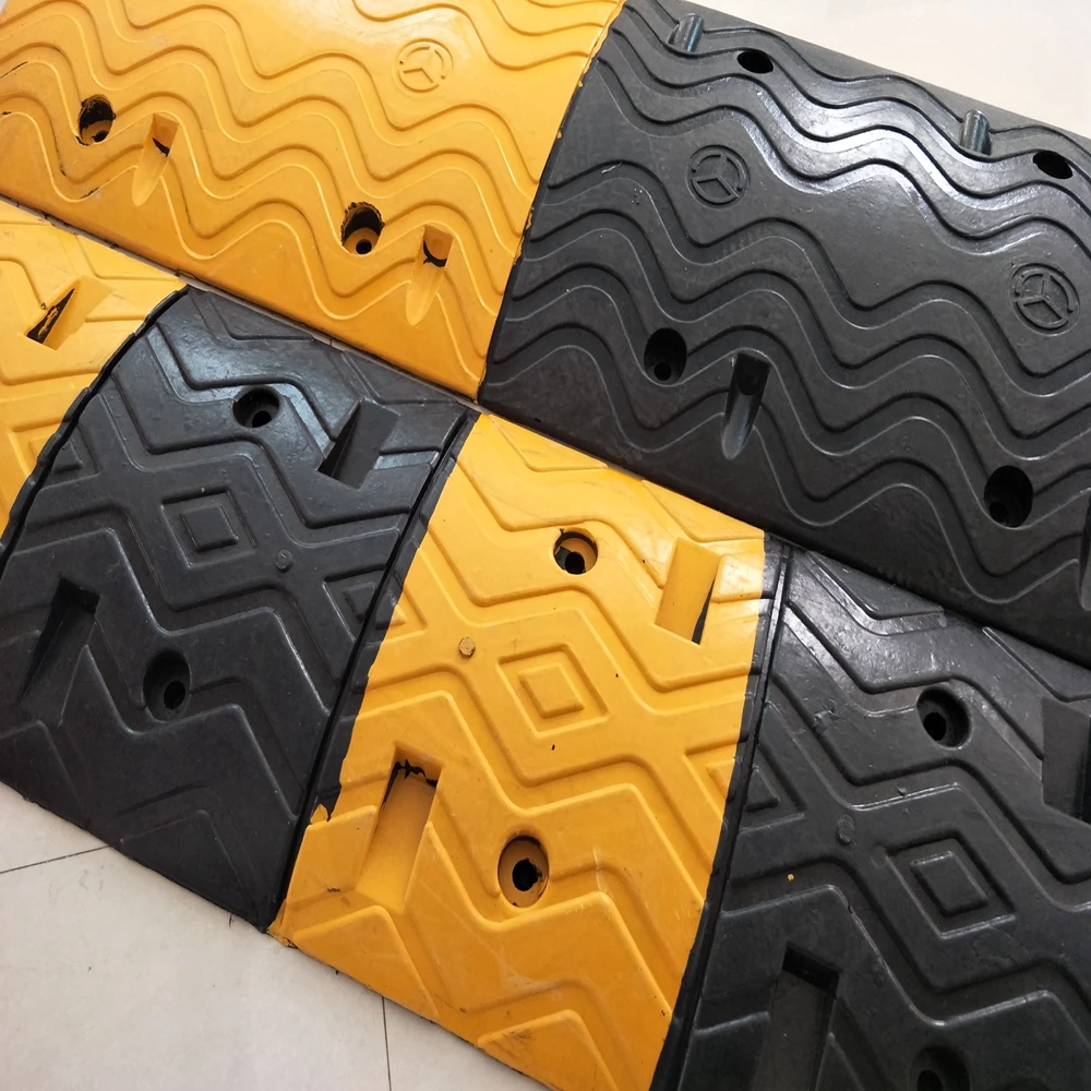  Washboard Shape Rubber Speed Bumps Road Ramps