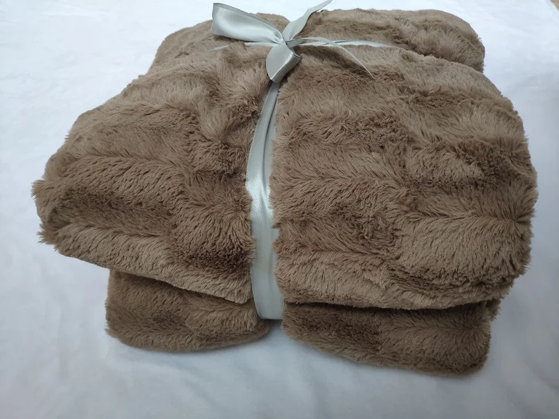 
China factory wholesale custom faux fur pv fleece and sherpa fleece two layer blanket quilts 