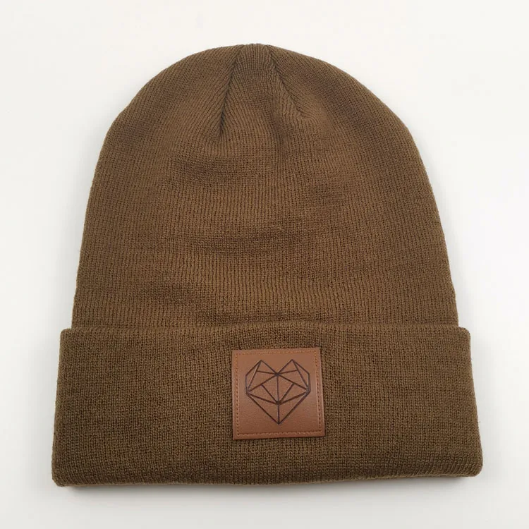 Принимаем заказы любого размера, кожаные пластыри, акриловые шапочки