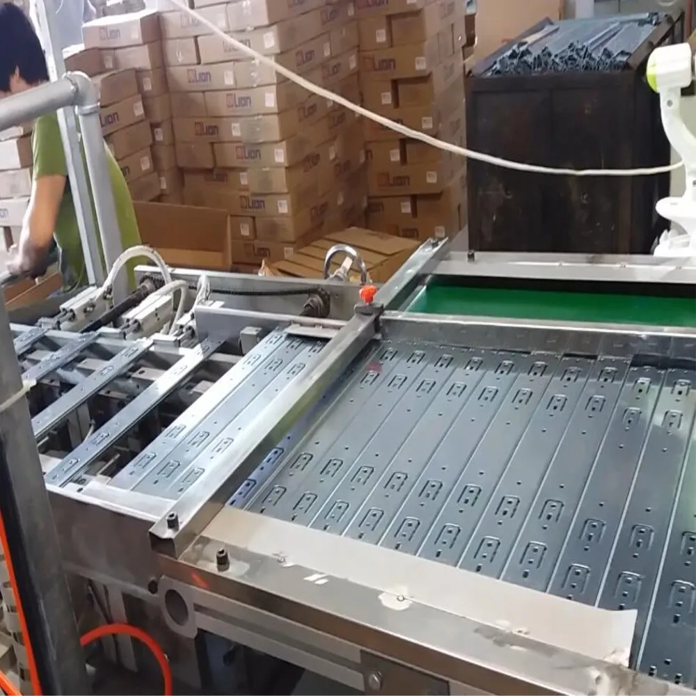 Automatic drawer slide roll forming machine
