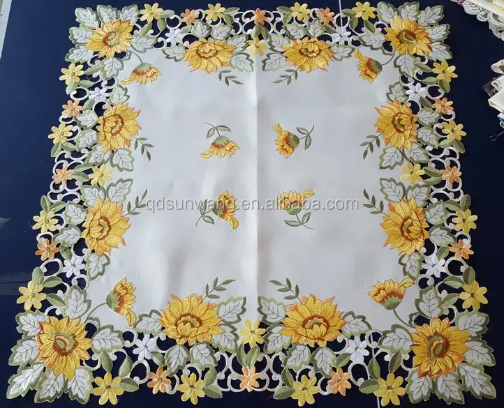 Скатерть с вышивкой ручной работы