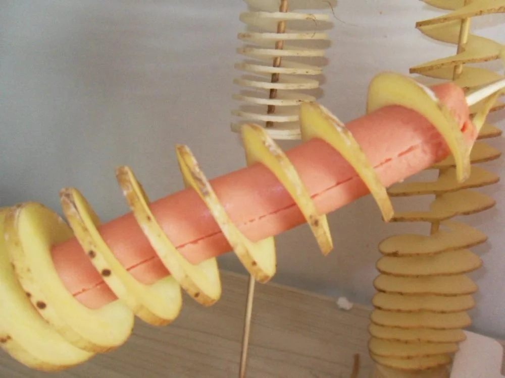 
Manual Tornado Potato Slicer Spiral Potato Cutter Twisted Potato Slicer Spiral Twister Cutter 