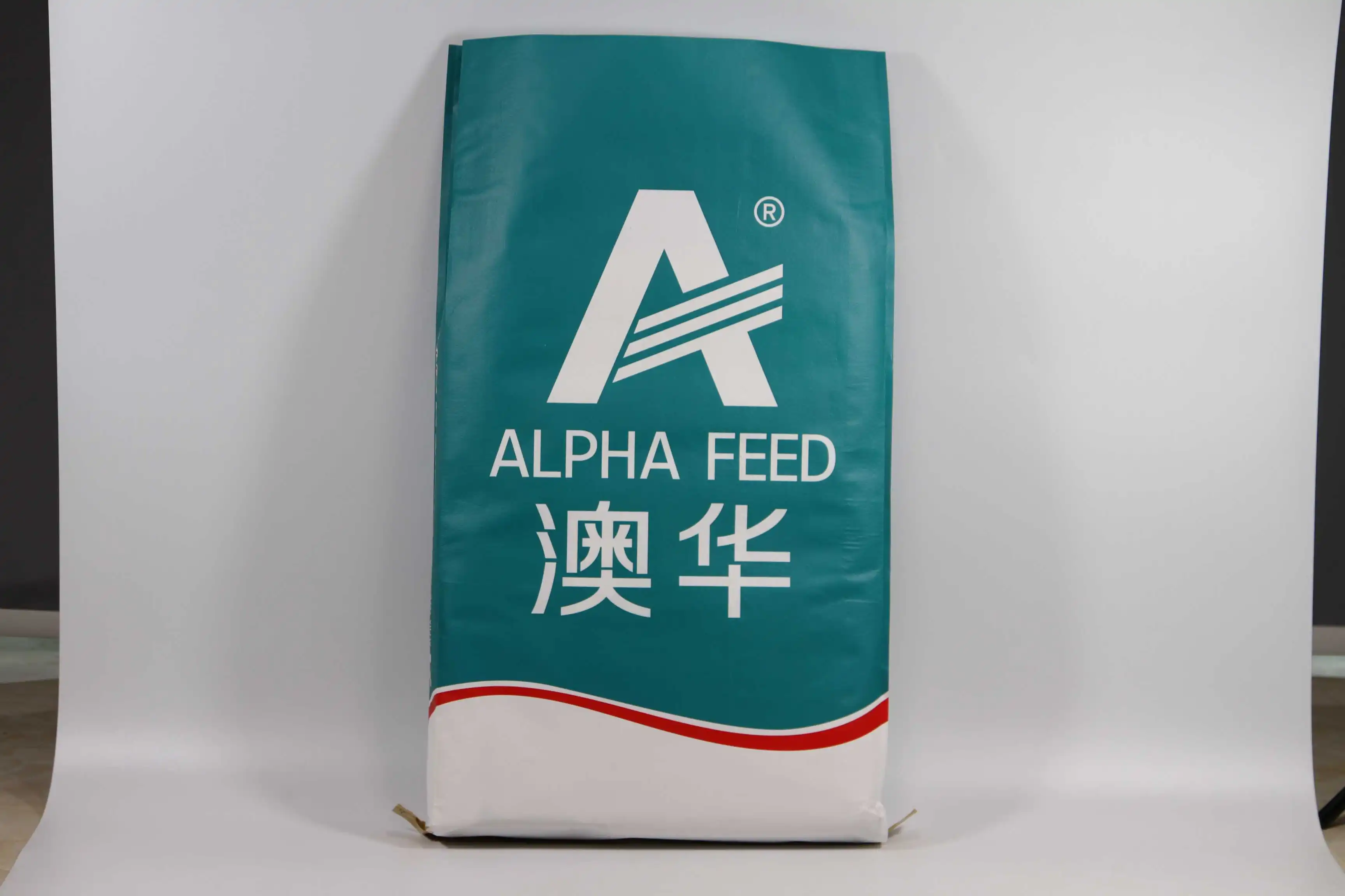 20kg Large big pp woven laminated bopp animal fish feed bag/agricultural packaging