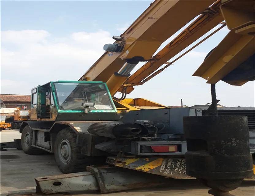 
Used truck crane Japan KOMATS U LW250E-2 / 25 ton rough terrain crane with top quality low working hours for sale 
