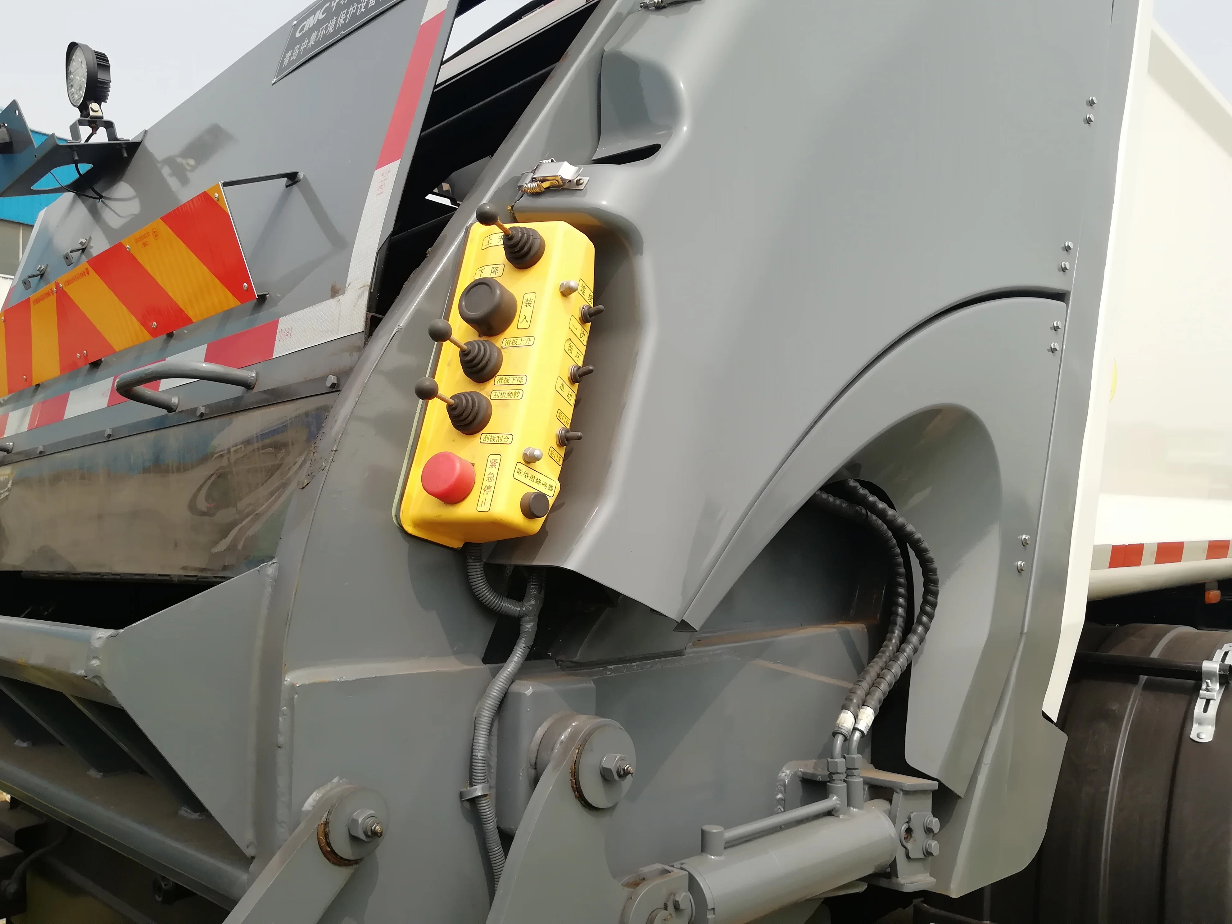 
8 tons pure electrical garbage truck compactor,waste collector with Shanman chassis 