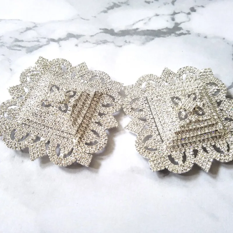 Туфли большого размера со стразами и пряжкой для свадебного приглашения