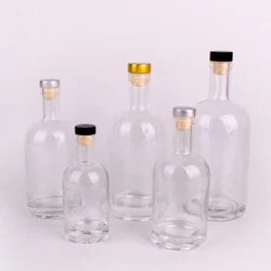 Hot-selling European and American style bottle of glass whisky   Glass  Bottle maker  glass bottles for home or bar