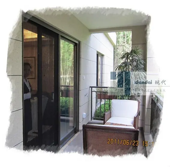 
Plisse insect screen door 