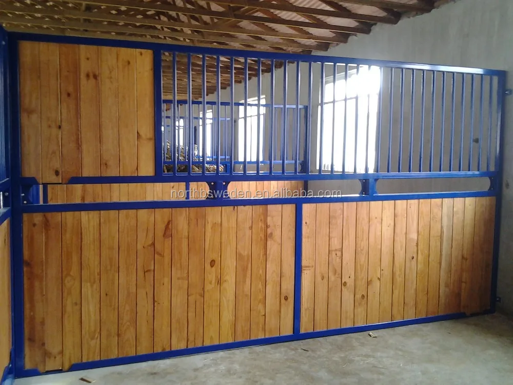 equestrian horse box with hinge door