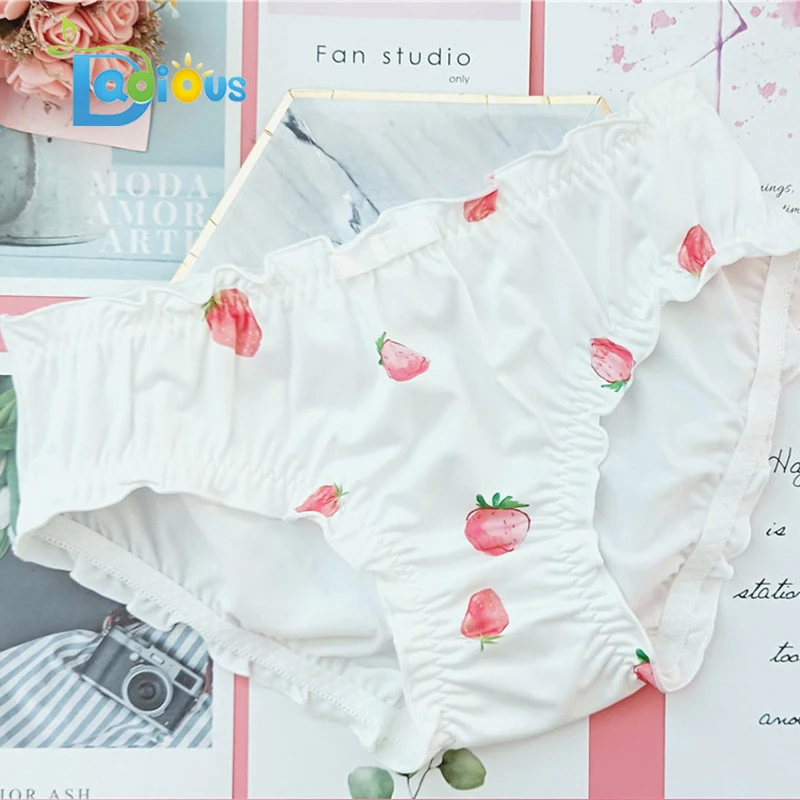2019 Fashion Cute Strawberry Printing Sweet young Girls Underwear Women Panty