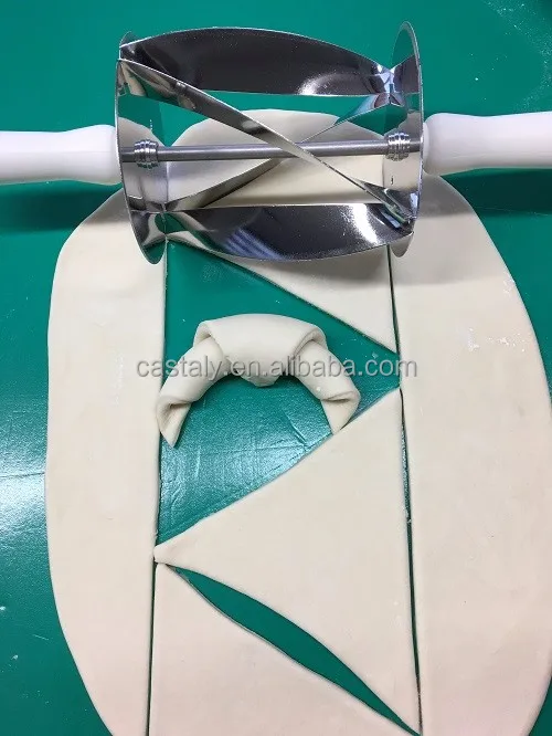 Triangle Rolling Dough Cutter For Cake Shop