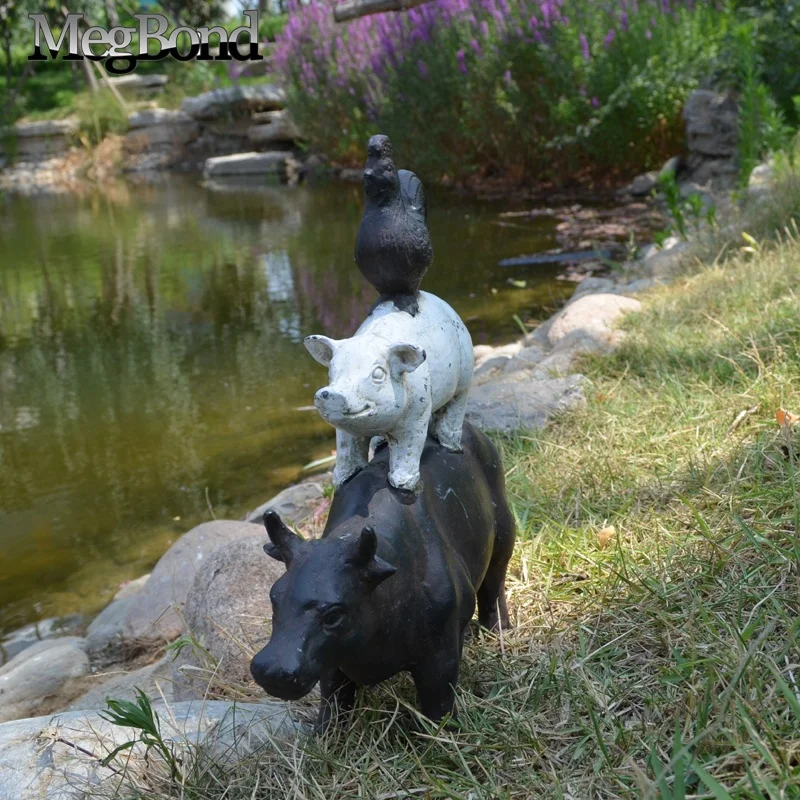 Cast iron Chicken and Pig and Rooster Table Decoration, traditional cast iron animal sculpture