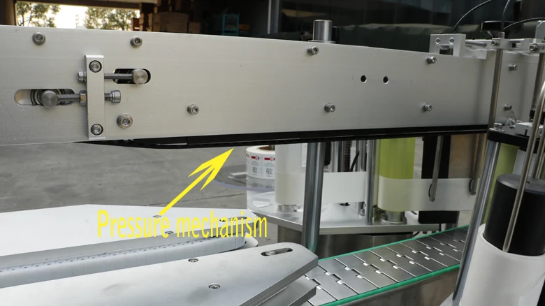 Automatic square bottle bopp label two side labeling machine