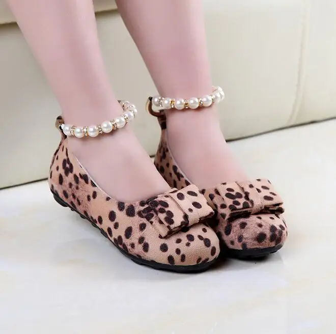 2016 New spring leather Leopard pearl bow Children Shoes Girls lovely princess Sneakers Kids student single
