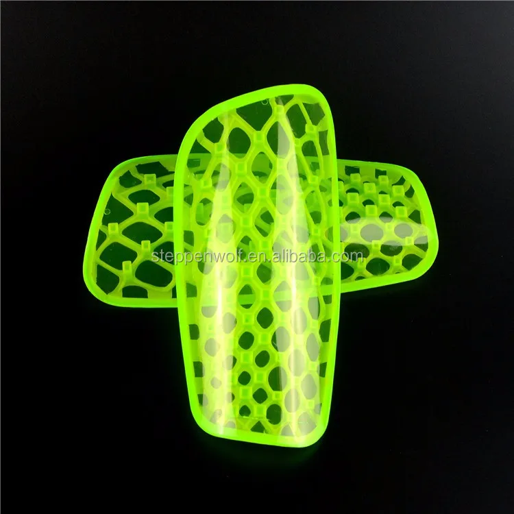 HYL-HTB002 best price carbon fiber crashproof soccer shin guards for kids