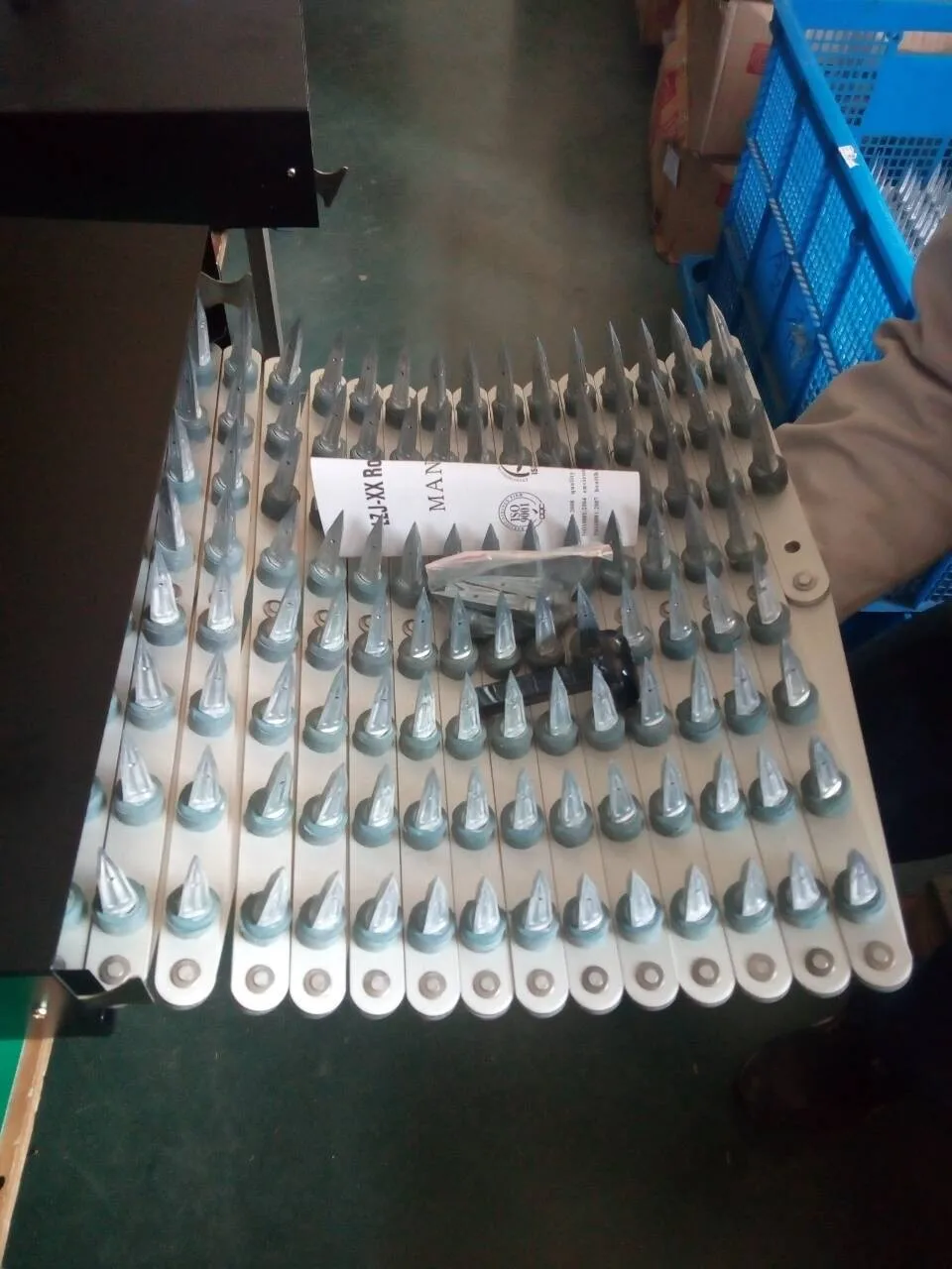 8m Foldable security Tire Spike Strip Aluminum Road Block Barrier tire killer stop a car for traffic control(LZJ-8)