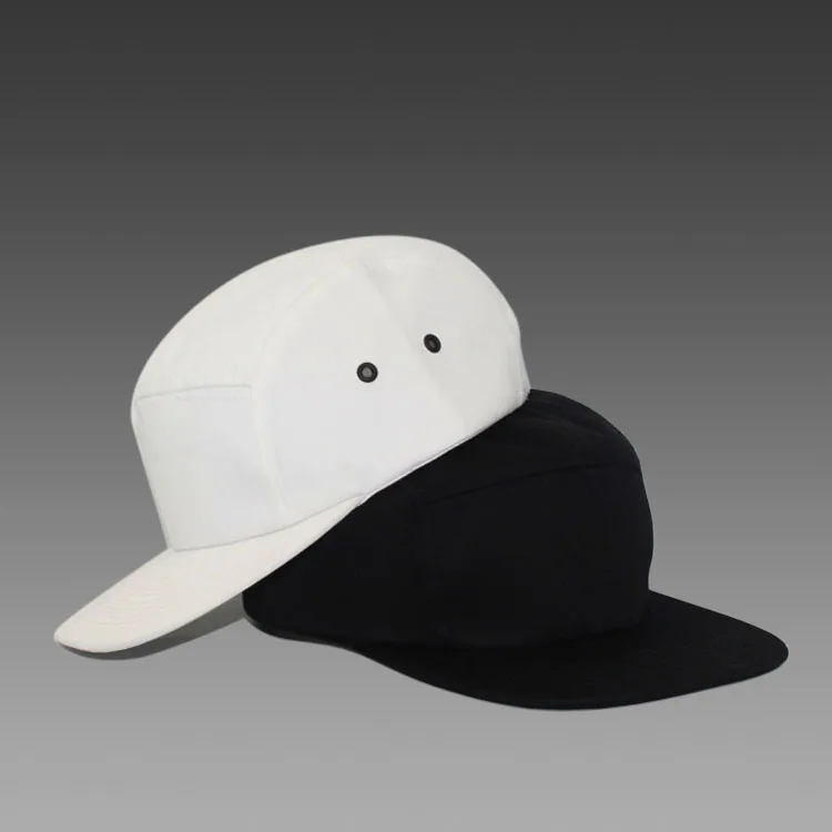 China custom outdoor blank black and white 5 panel camp cap