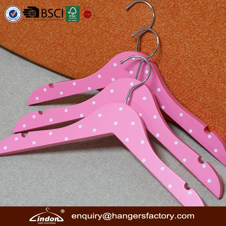 Новое поступление милые деревянные вешалки с изображением графиков белого и розового цветов для детской одежды