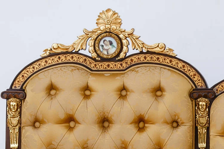 French Luxury Home Furniture Antique Sofa Set Dining Room Furniture Sectional Sofa Italian Royal Style Wooden European Style 1pc