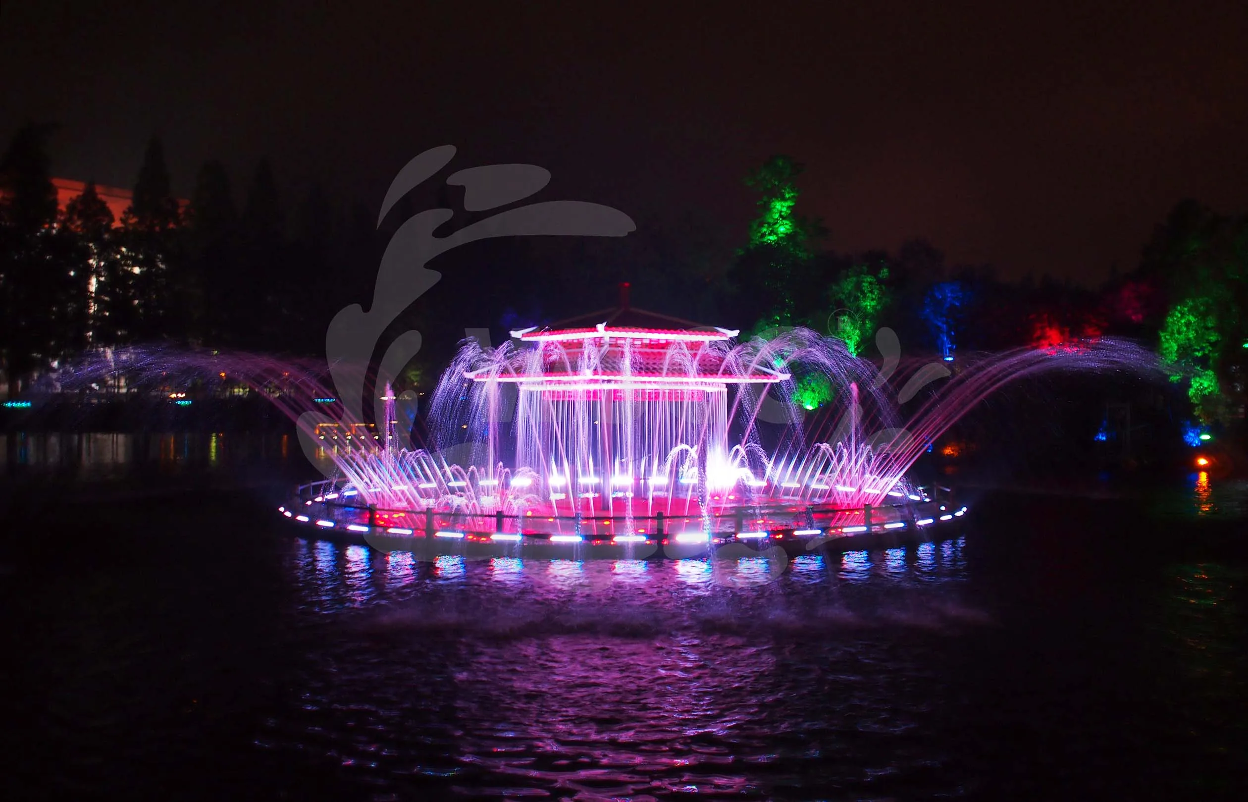 large outdoor water fountain