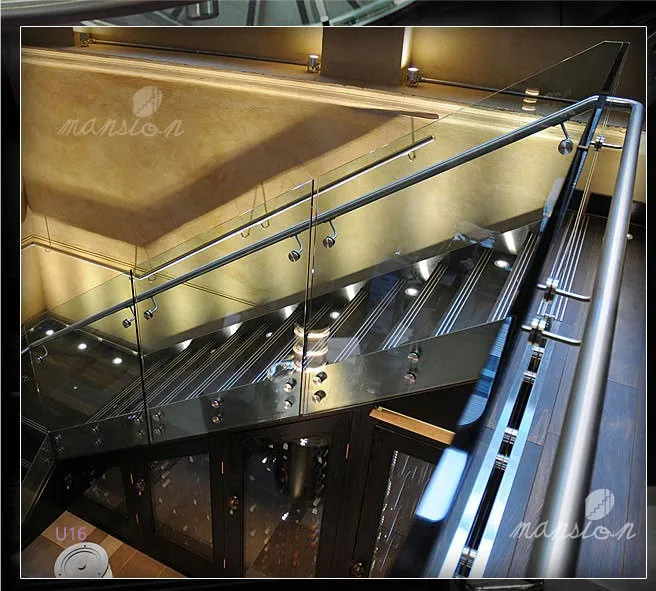 Metal stringer U-Shaped Wood Staircase