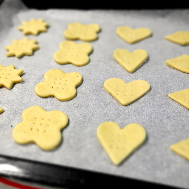 
Supply food grade white parchment printed baking paper 