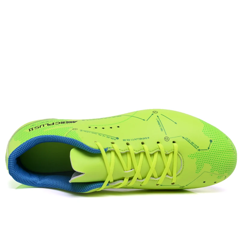 New design light sport football training shoes