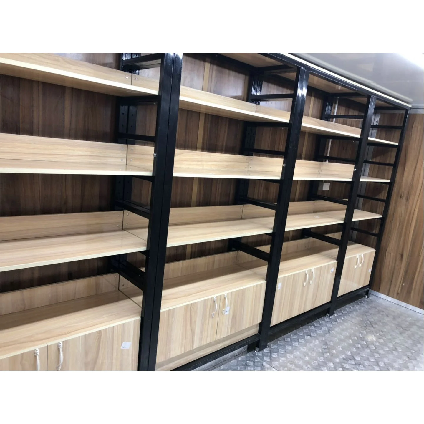 New design Mobile aluminum shop trailer with folding out door