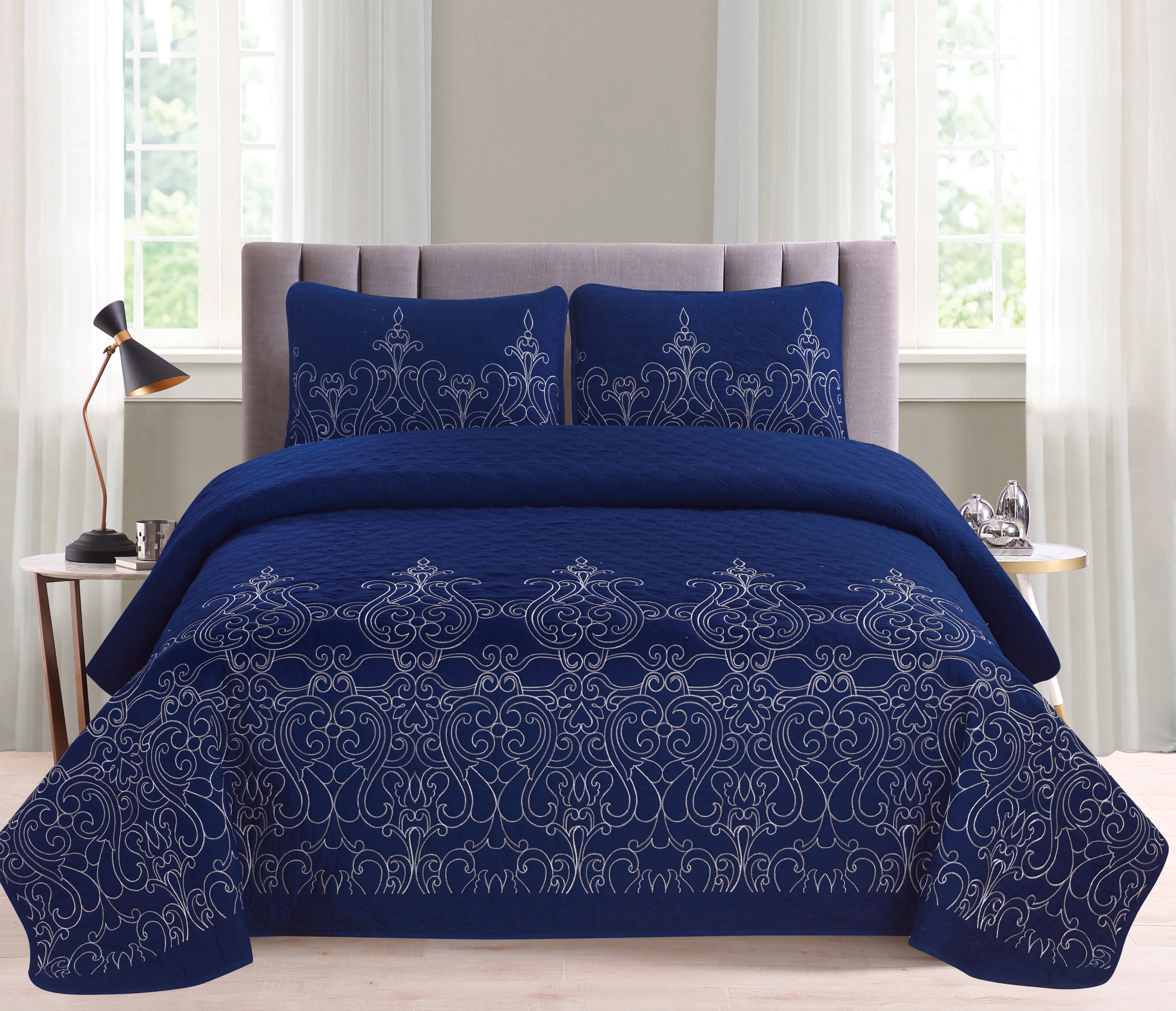 Luxury embroidery quilt 3pc set